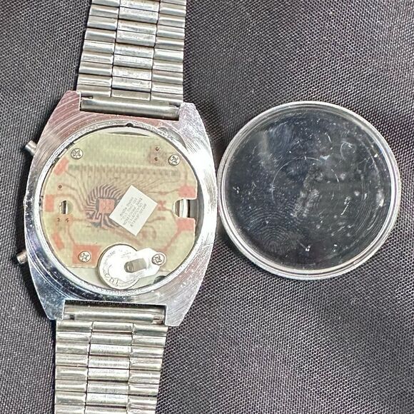 Vintage Medana Retro 80s Men’s Silver Tone and Blue Digital Watch - Picture 3 of 10